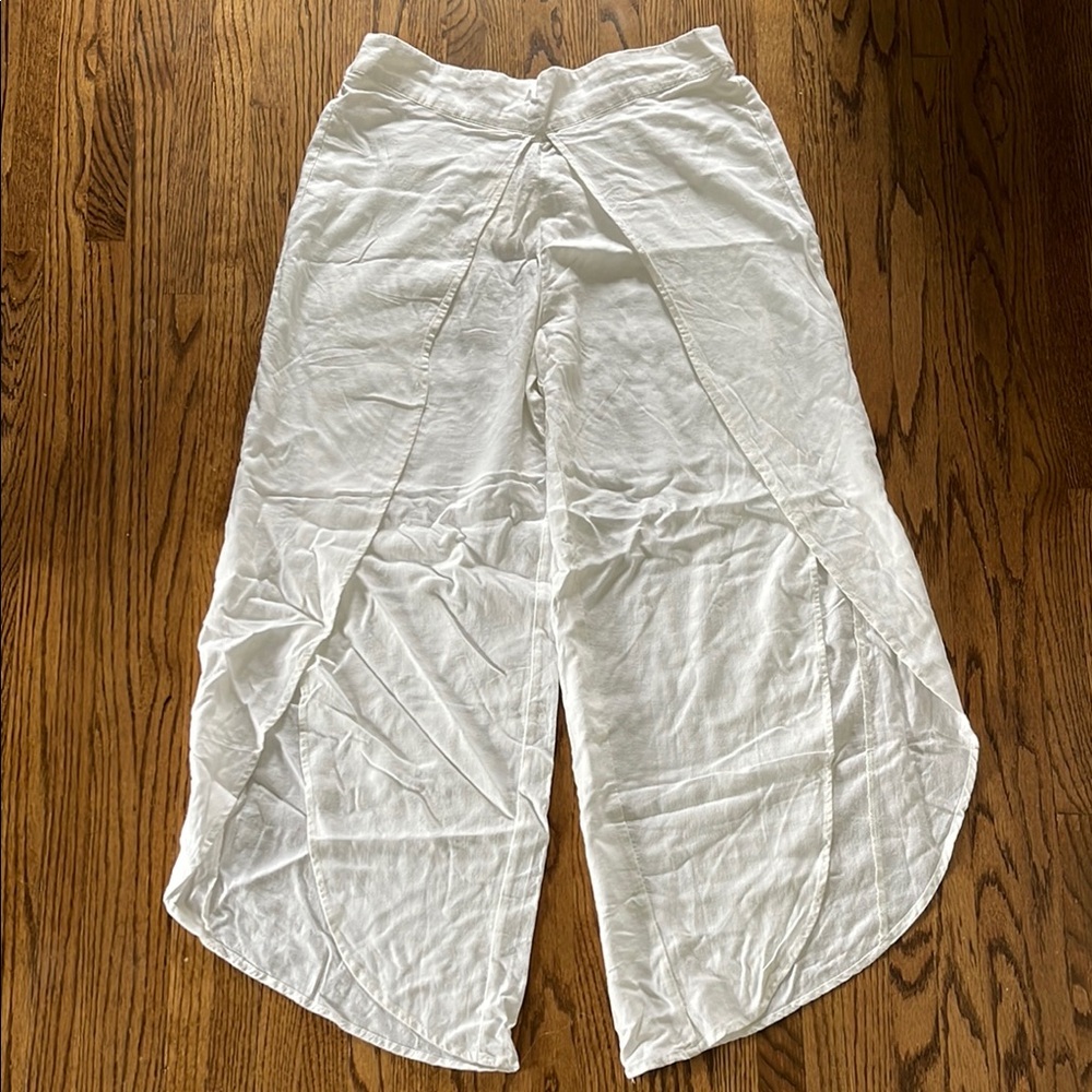 Pull & Bear white linen tulip pants